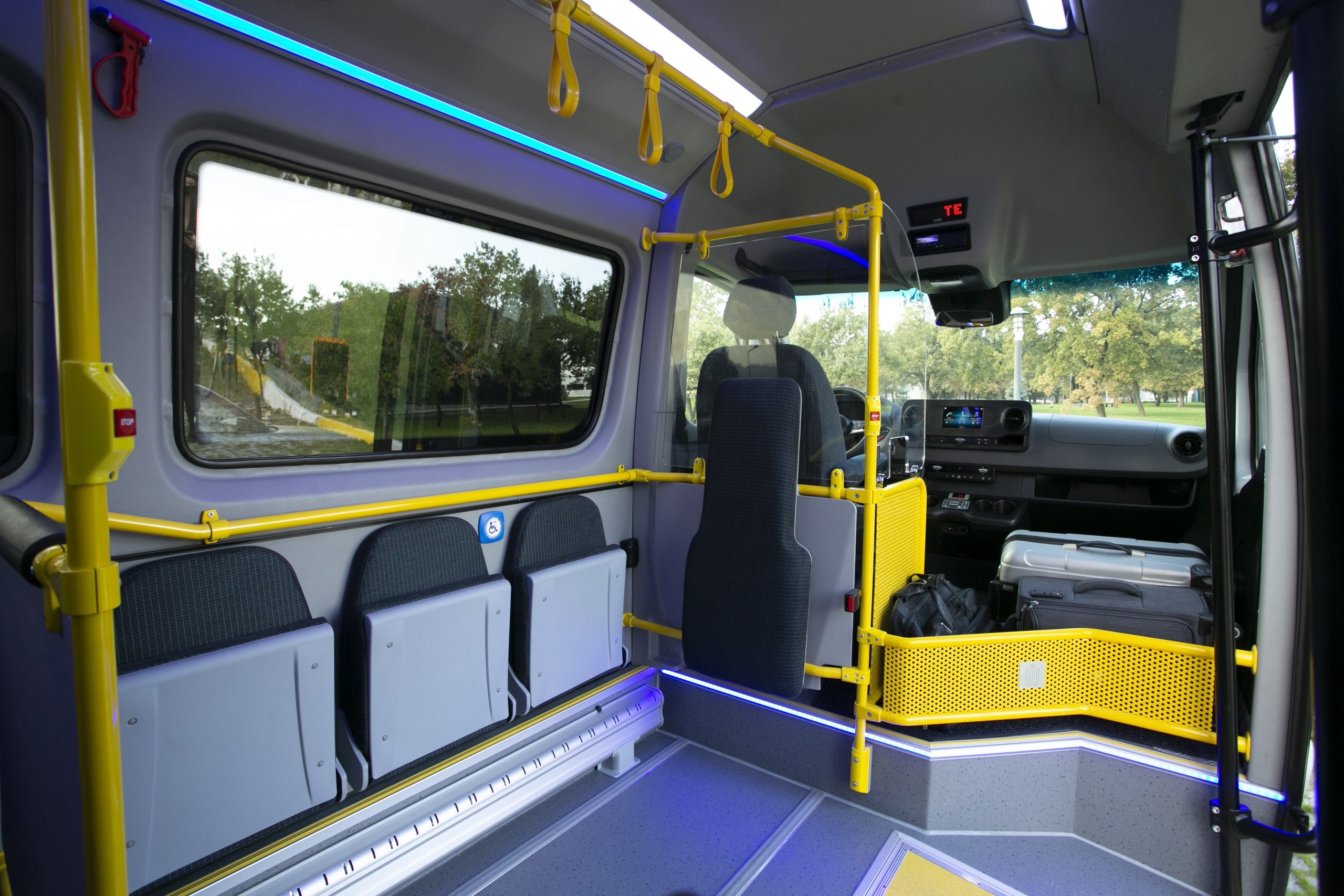 Minibüs Önden Görünüş