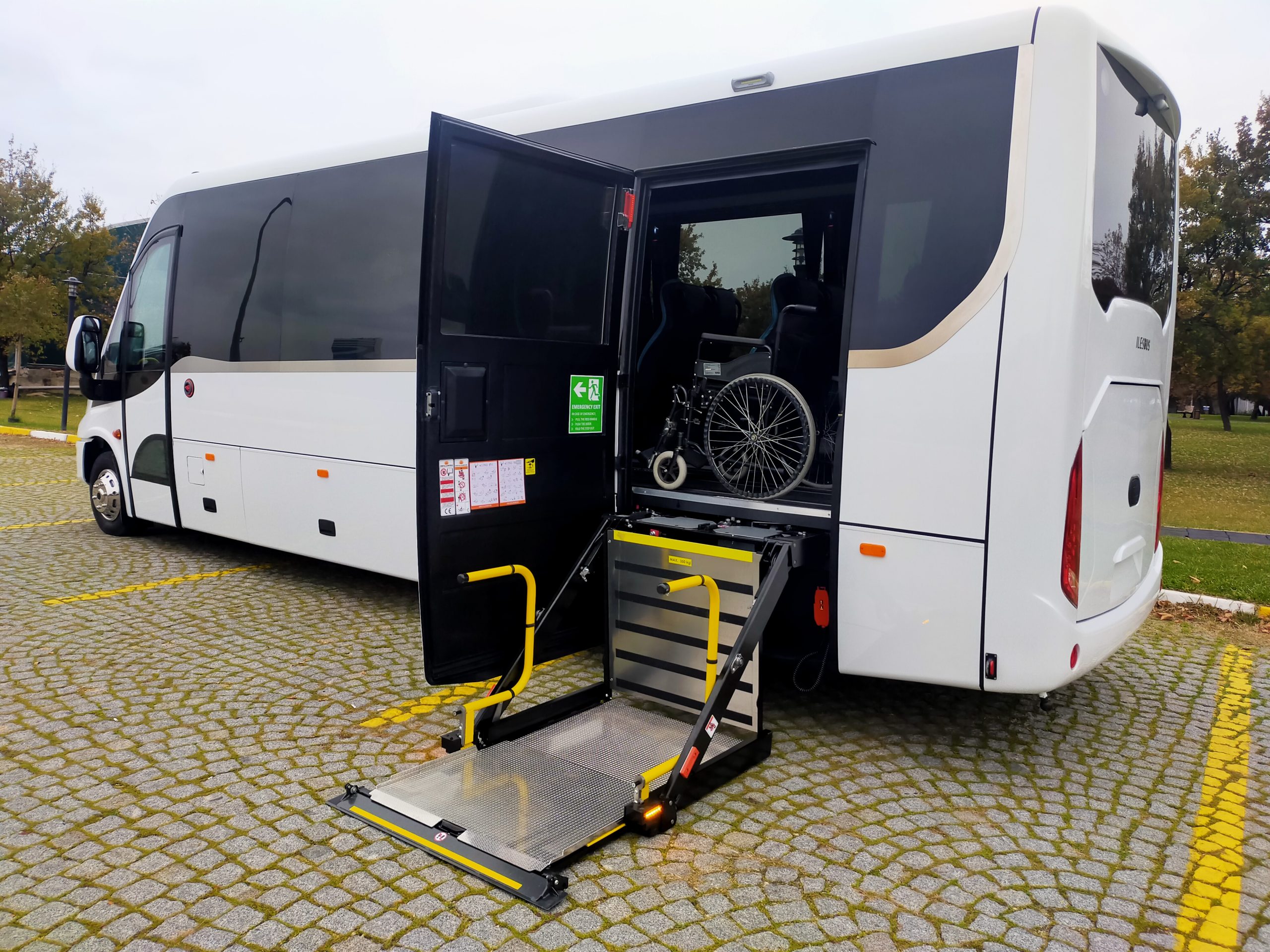 Minibüs Önden Görünüş