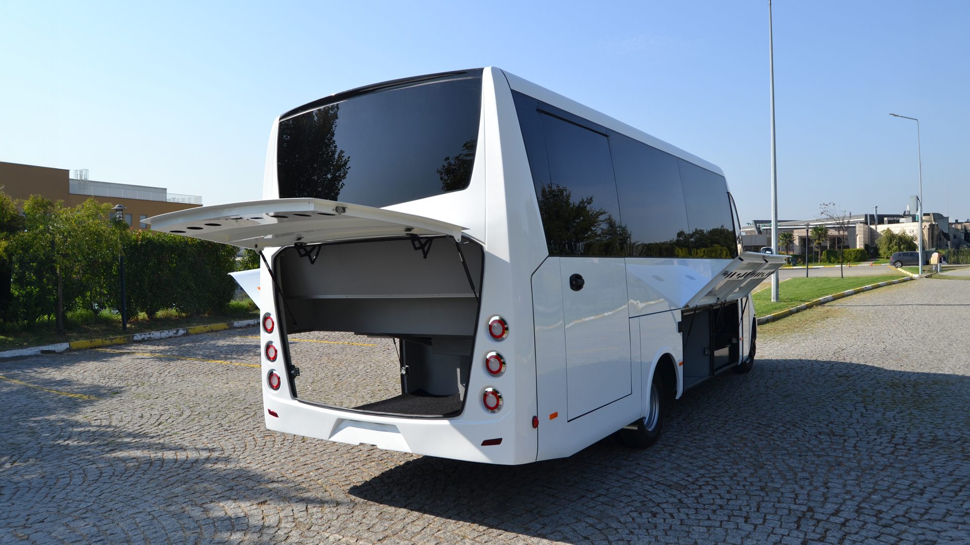 Furore vehicle, view 3 of 12